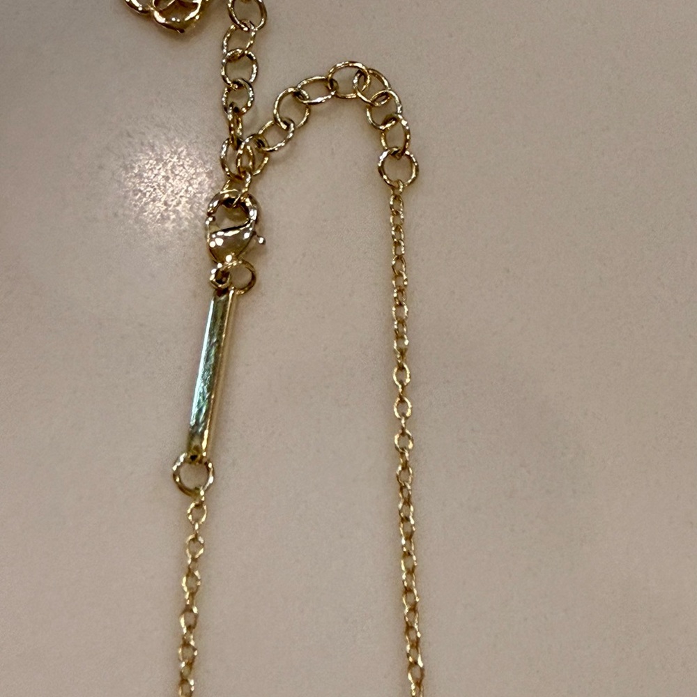 Kendra Scott Elisa Gold short pendant Necklace with pale pink - Picture 4 of 9